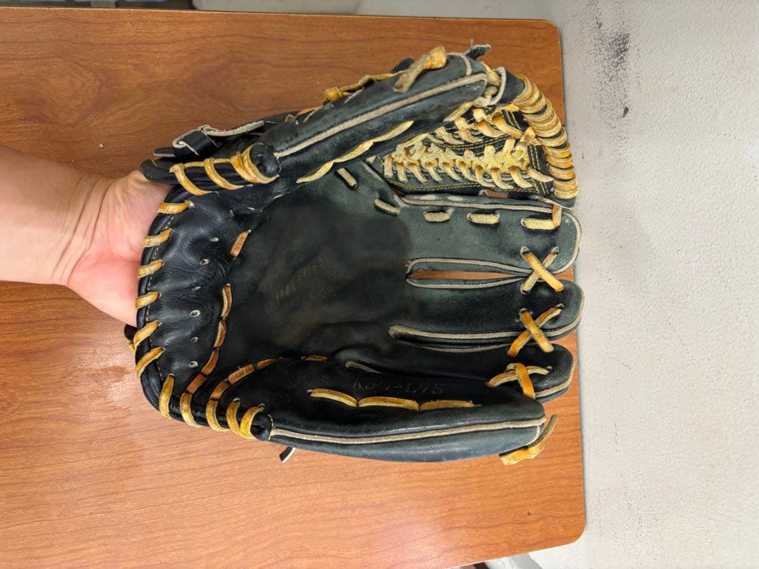 スラッガー　内野用グローブ