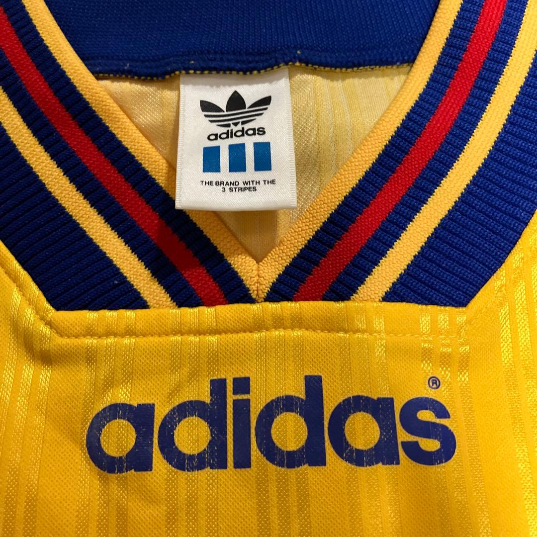 デサント製 アディダス　サッカー ゲーム　シャツ　ユニフォーム　XO