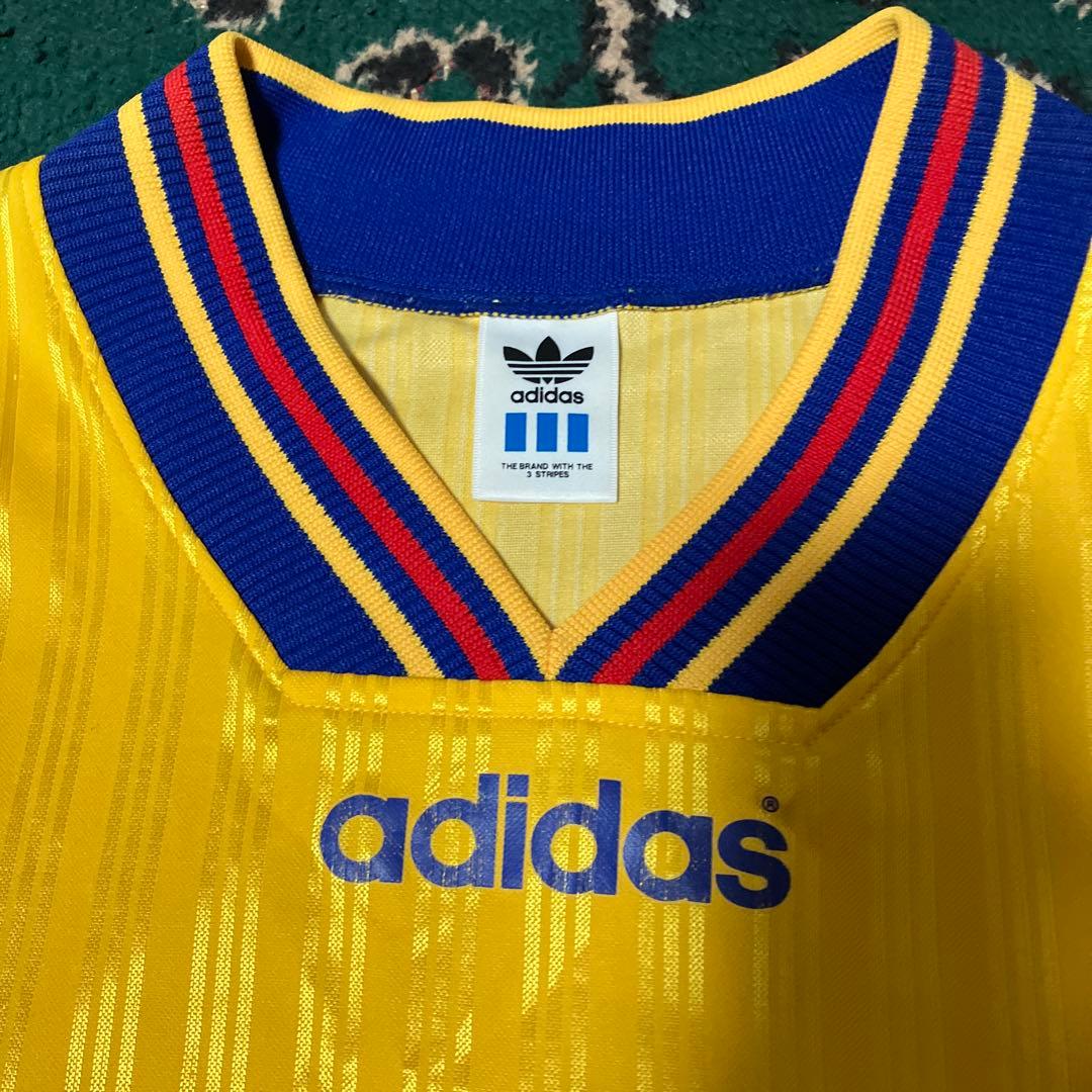デサント製 アディダス　サッカー ゲーム　シャツ　ユニフォーム　XO