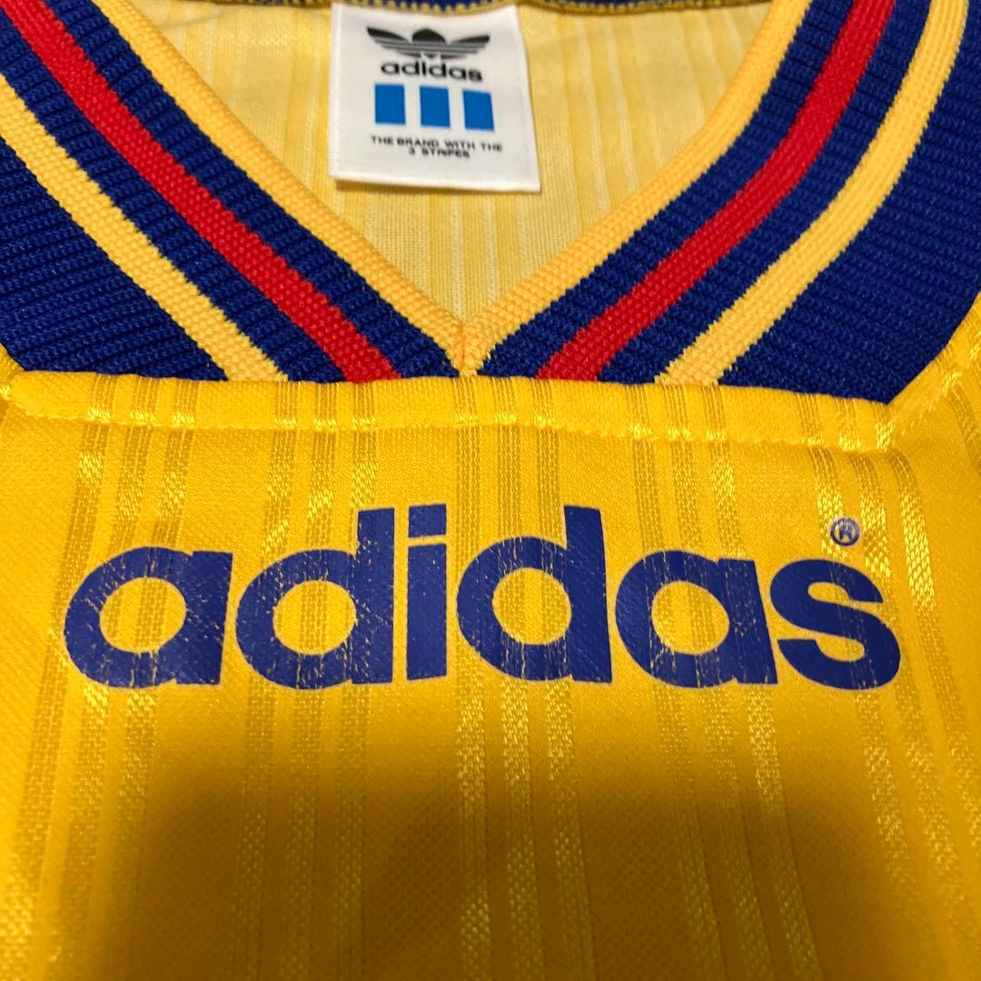 デサント製 アディダス　サッカー ゲーム　シャツ　ユニフォーム　XO