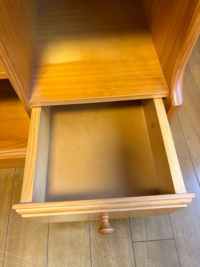 DANVES（ダンベス）社のスペイン製 のテレビ台　横90×奥行40×70cm