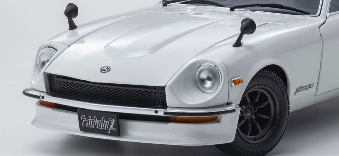 1/18 日産 フェアレディ Z-L S30 ホワイトパールクリスタル シャイン