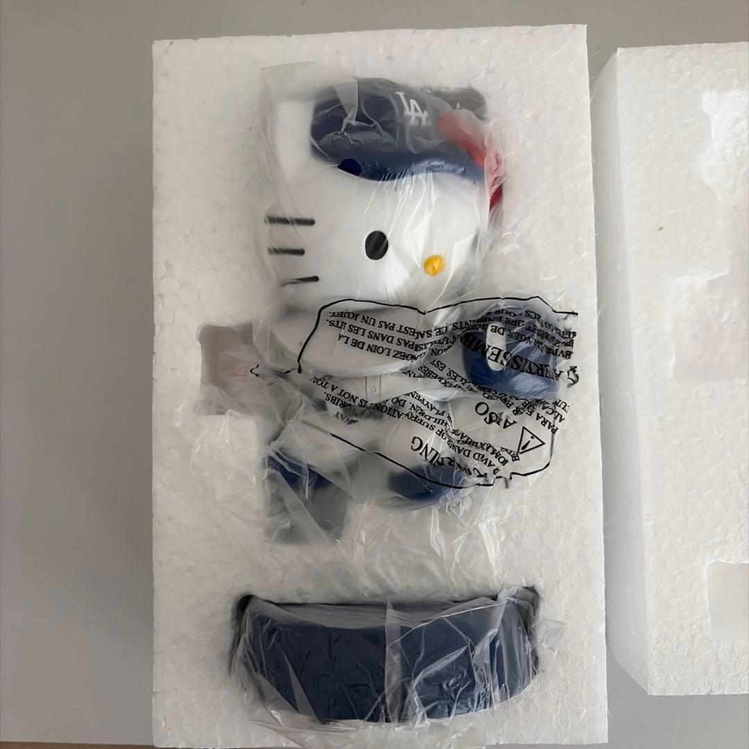 Hello Kitty×ドジャース ボブルヘッド 陶器のような重厚感