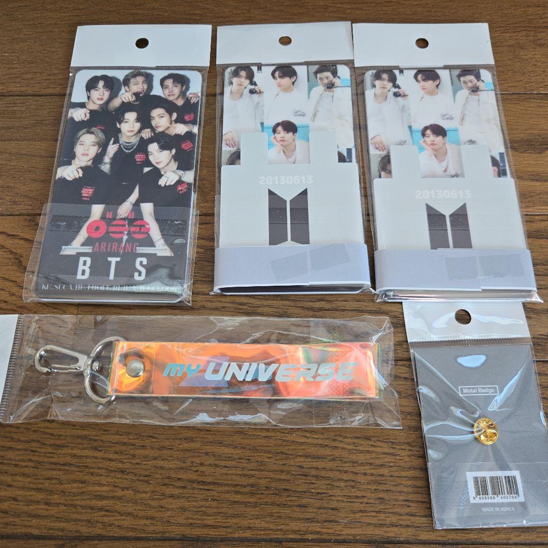 BTS スマホスタンド/3個 メタルピンバッジ/1個/キーホルダー/1個 貴重品