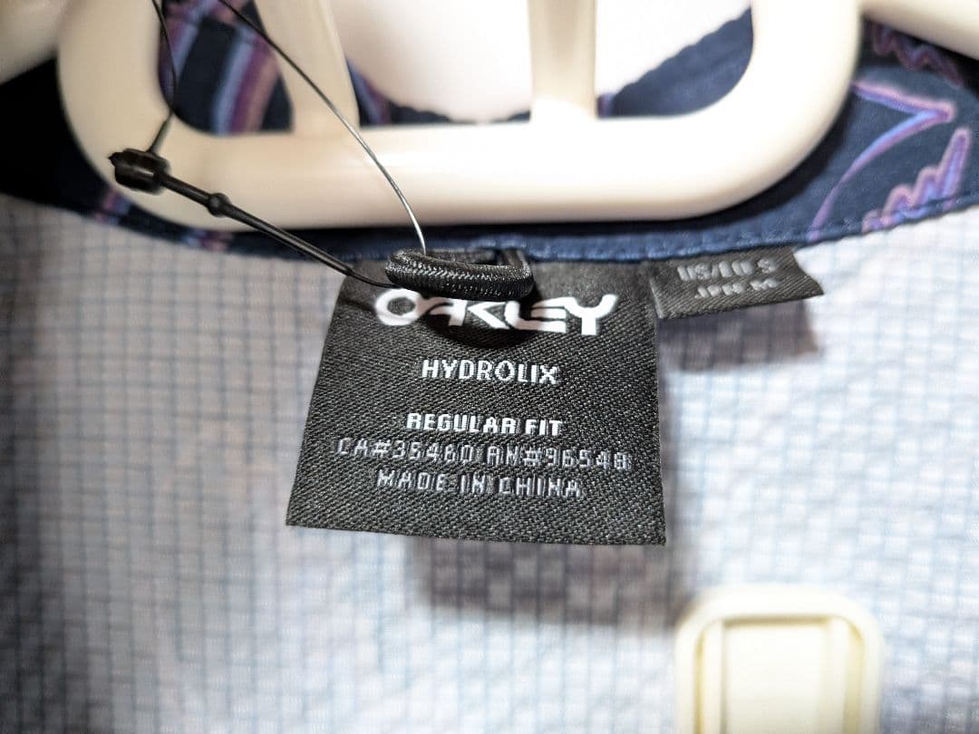オークリー　半袖シャツ　プルオーバー　新品　総柄　S　jp　М　OAKLEY