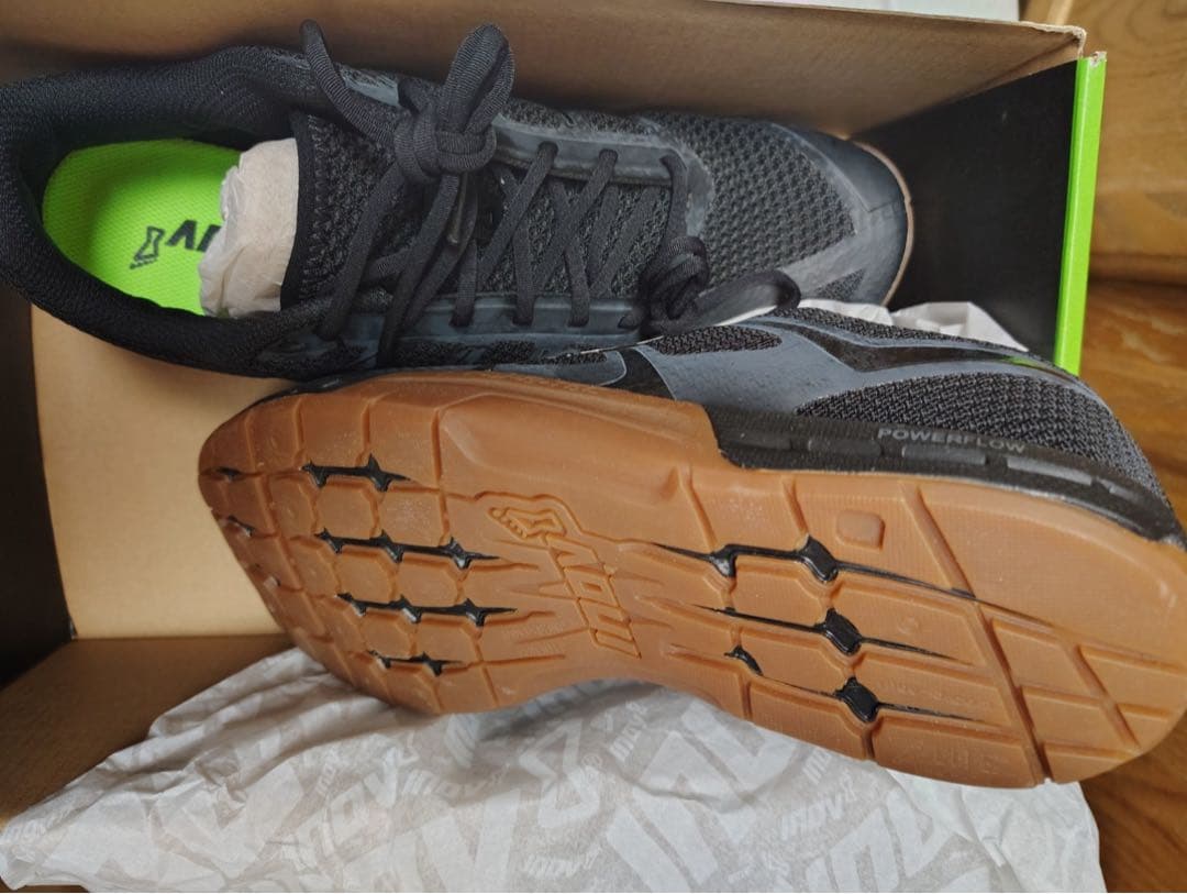 イノヴェイト　トレーニングシューズf-lite 235 inov-8 inov8