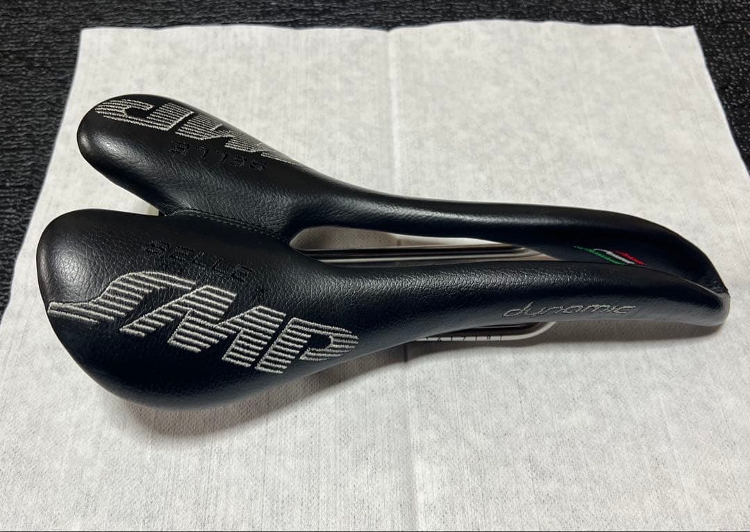 美品 SELL SMP Dynamic サドル 現行モデル