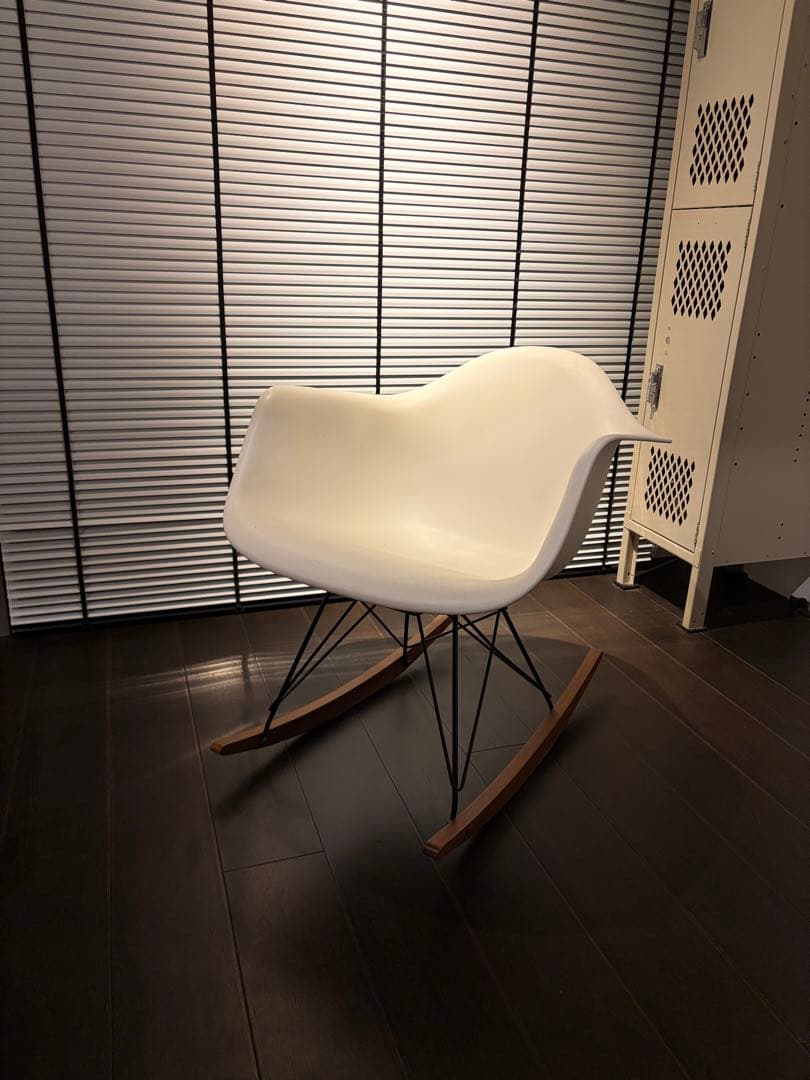 イームズ　シェルチェアWHITE Herman Miller（ハーマンミラー）