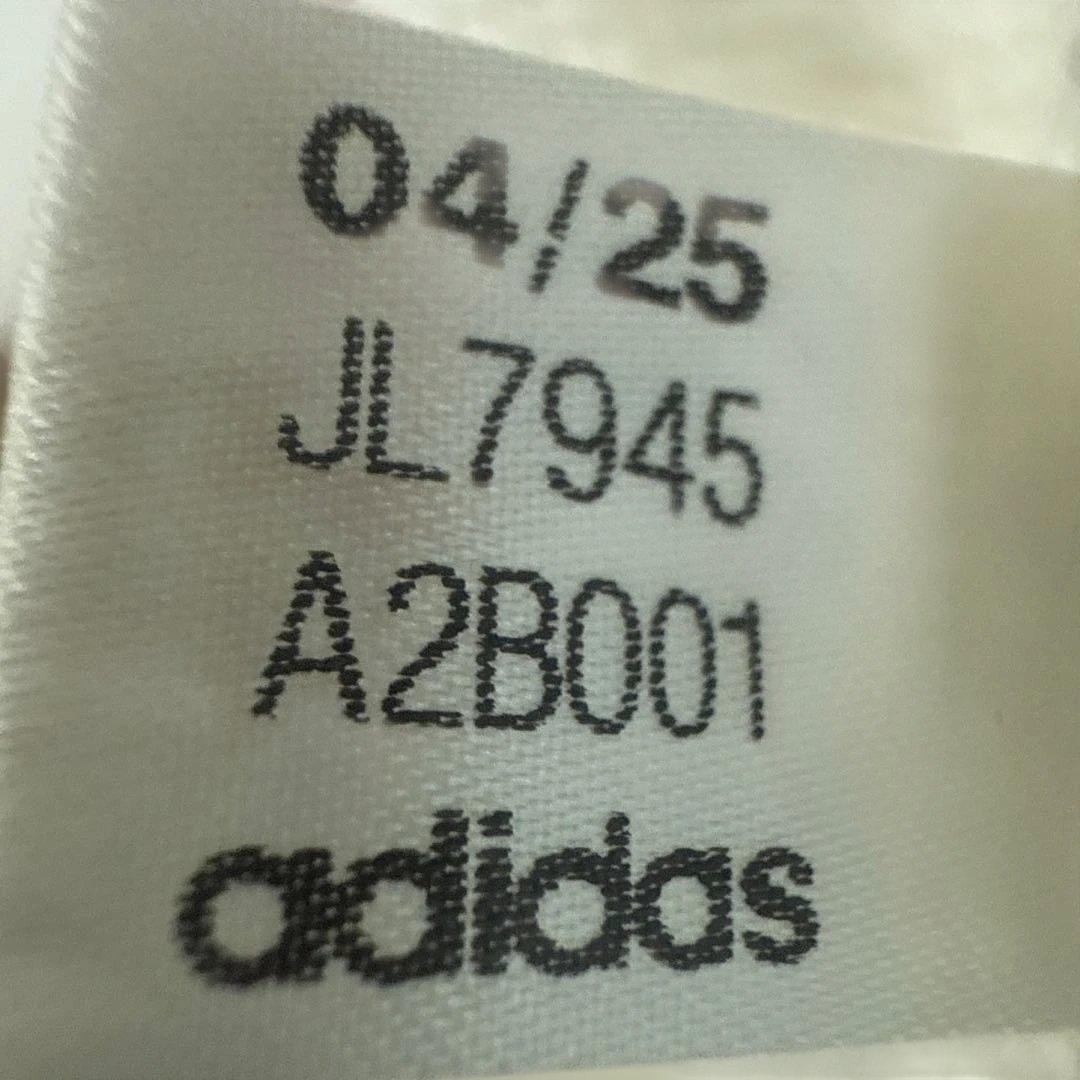 adidas ホワイト 長袖 トレーナー JL7945
