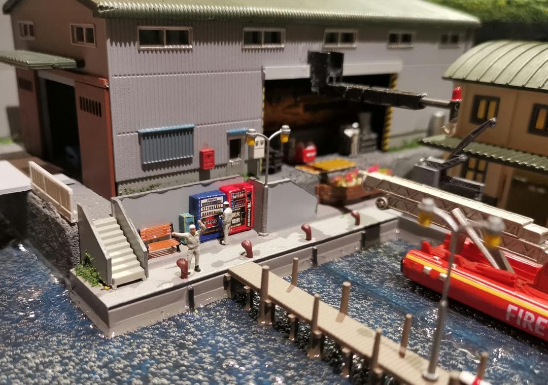 Nゲージ鉄道模型 ミニチュア風景付き ジオラマ完成品