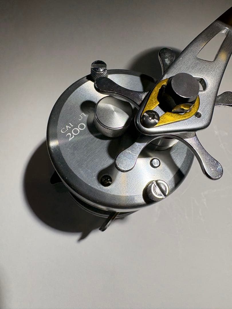 92 SHIMANO カルカッタ 200 ハンドル改　ベイトリール　RH332