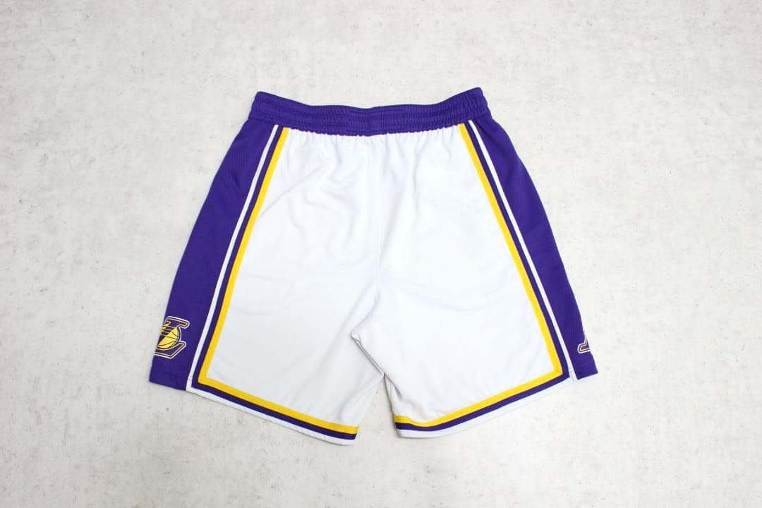 【極美品】XL ナイキ　オーセンティック　レイカーズ　ショートパンツ　バスパン