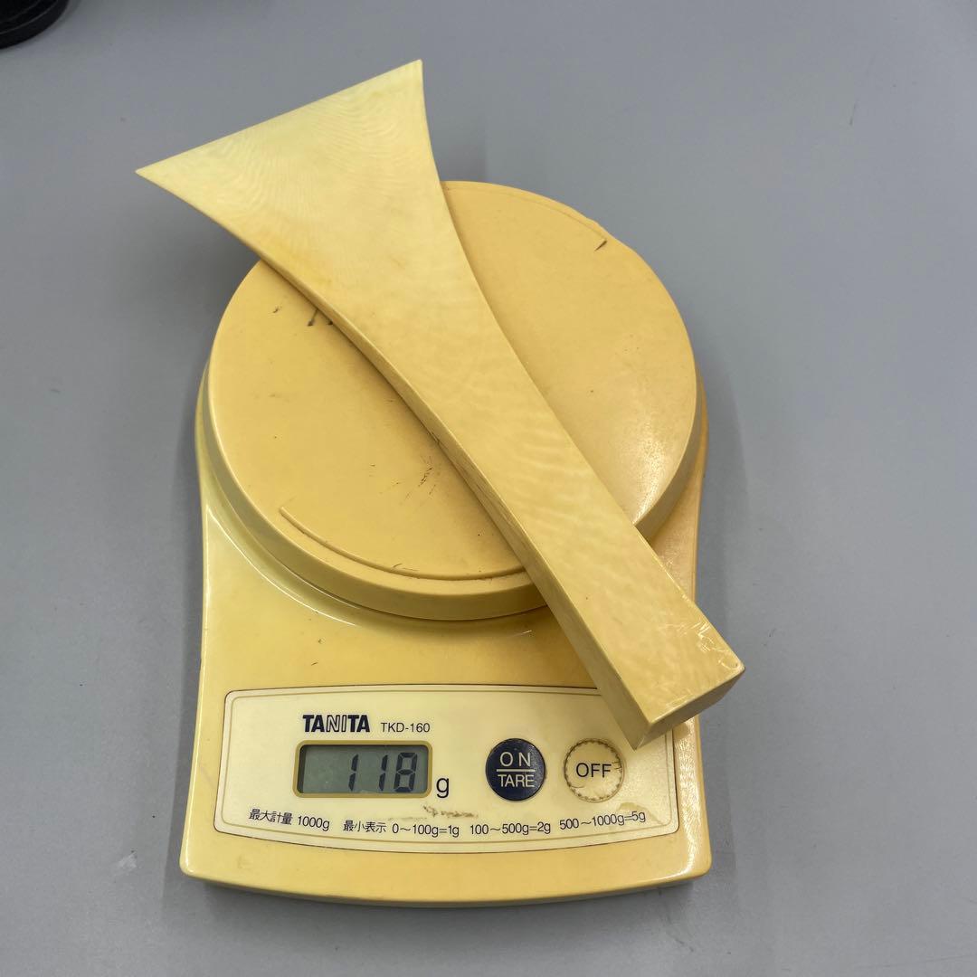 239ヴィンテージ 天然素材　三味線バチ　重さ約118g