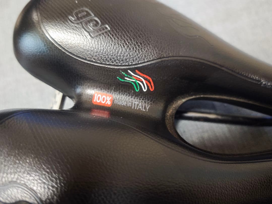 SELLE SMPサドルTRK MEDIUM GEL ブラック