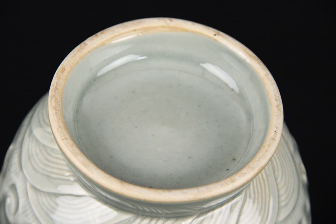 中国美術 宋　明 龍泉窯 青磁 陽刻龍紋 瓶 古磁器 時代品 ENM23-4
