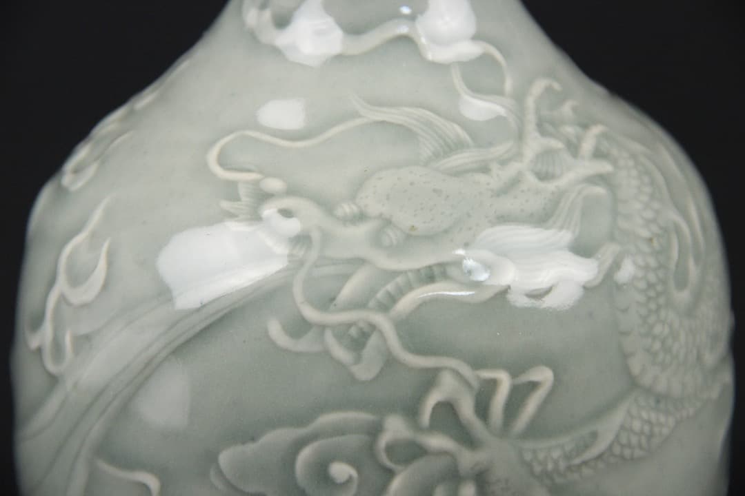 中国美術 宋　明 龍泉窯 青磁 陽刻龍紋 瓶 古磁器 時代品 ENM23-4