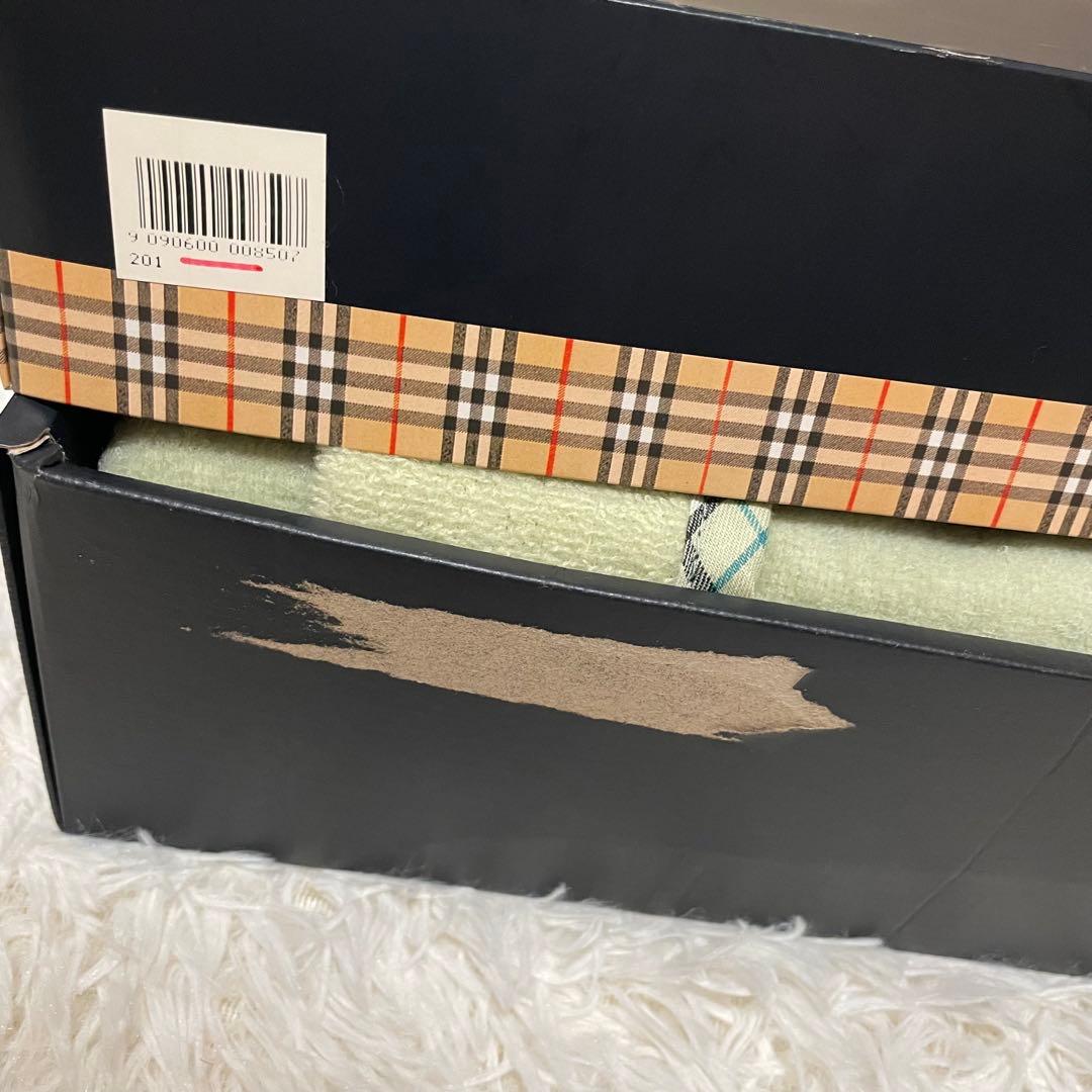 【未使用】BURBERRY バーバリー ウールケット（グリーン）箱付き 洗える