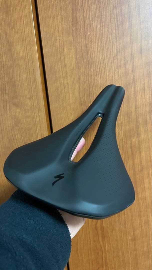ブルーノ品Specialized サドル　PHENOMサイズ155