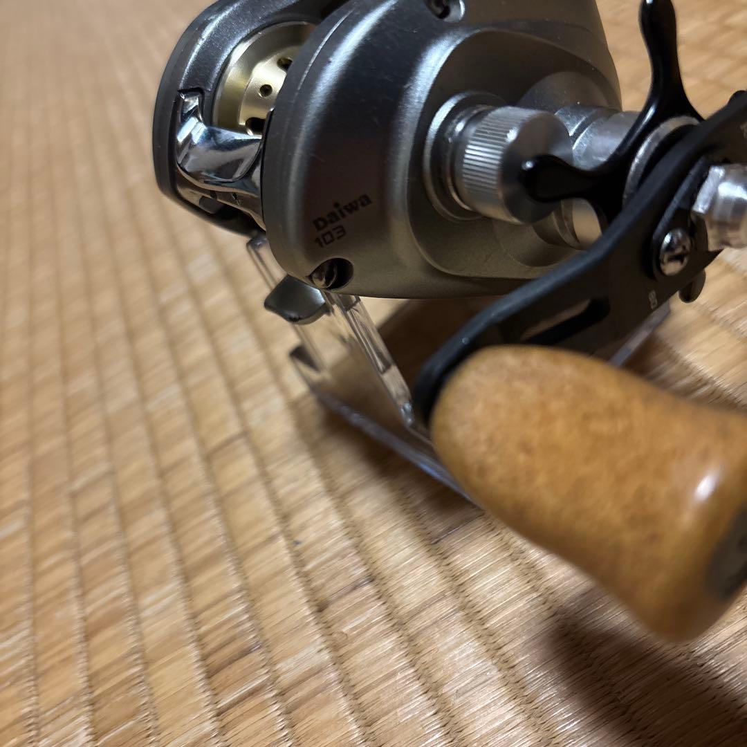 Daiwa アルファスRエディション103 ベイトリール