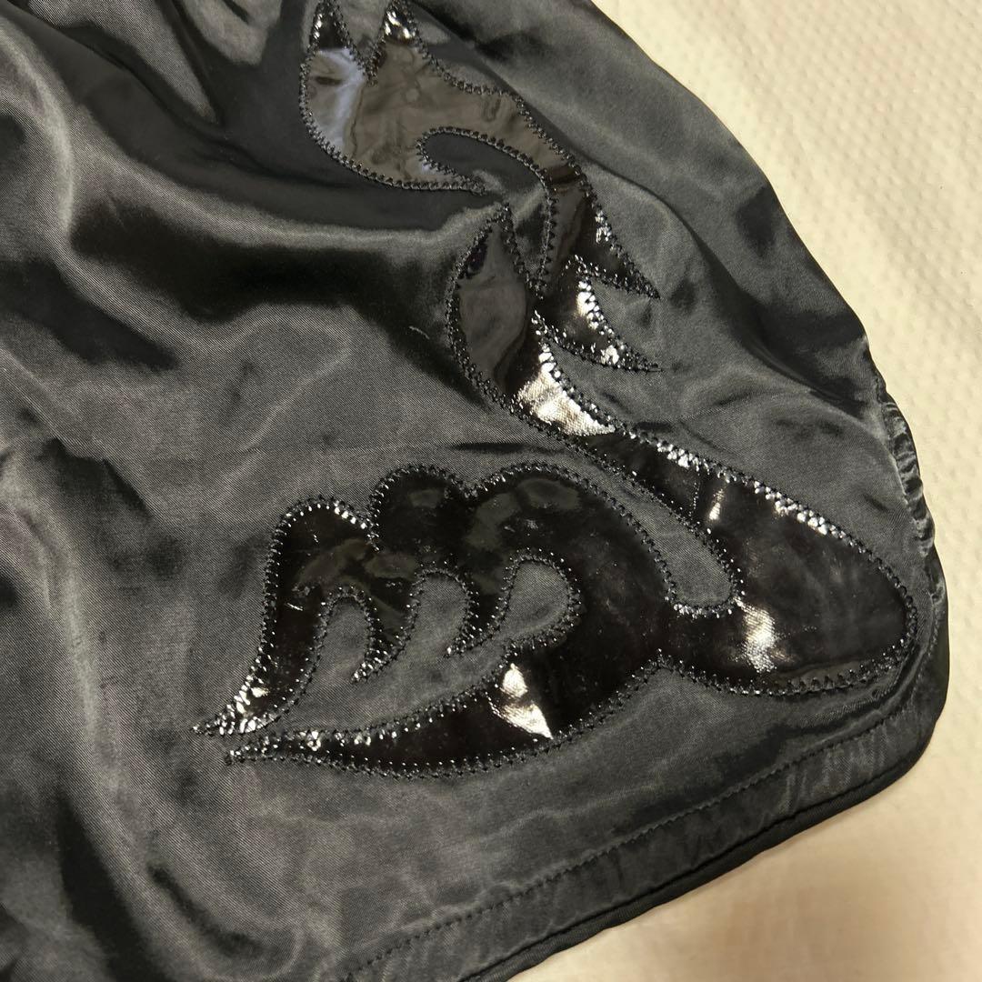 VENUM 黒 サテン キックパンツ　刺繍入り