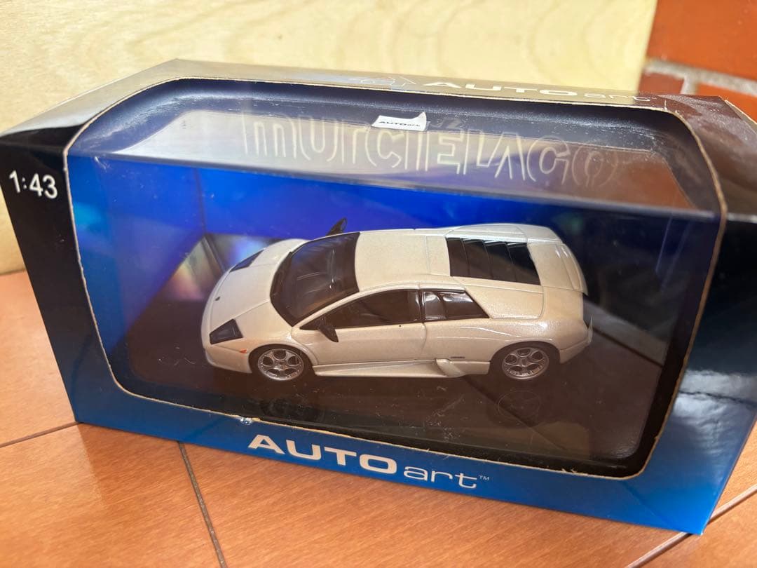 ランボルギーニ　ムルシェラゴAUTOart Murciélago 1:43