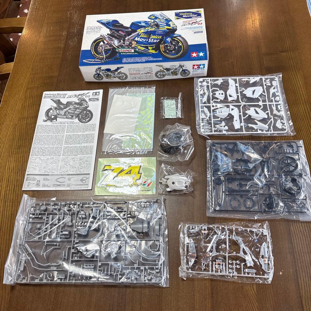 タミヤ　オートバイ　プラモデル　1/12 RC211V ‘03 4点セット