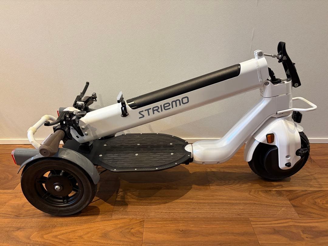 STRIEMO ストリーモ S01JT 電動 公道走行可 初回抽選モデル 3輪