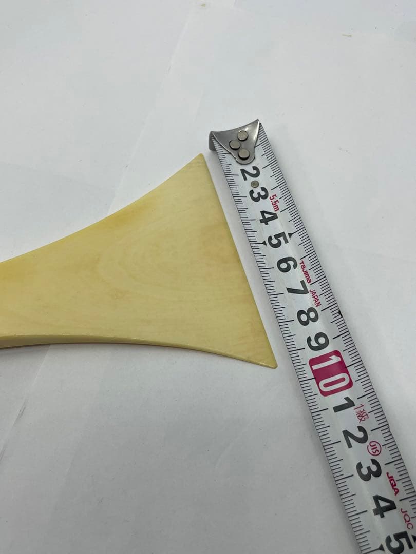 ヴィンテージ  天然素材　バチ　重さ約　88.5g　#725