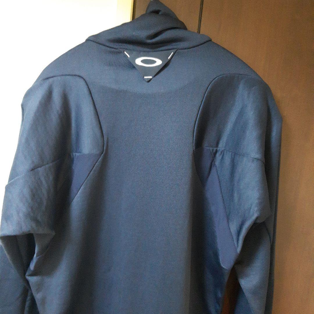 新品　オークリーゴルフ　メンズウエア　スカルタートルネックミドル　長袖シャツ