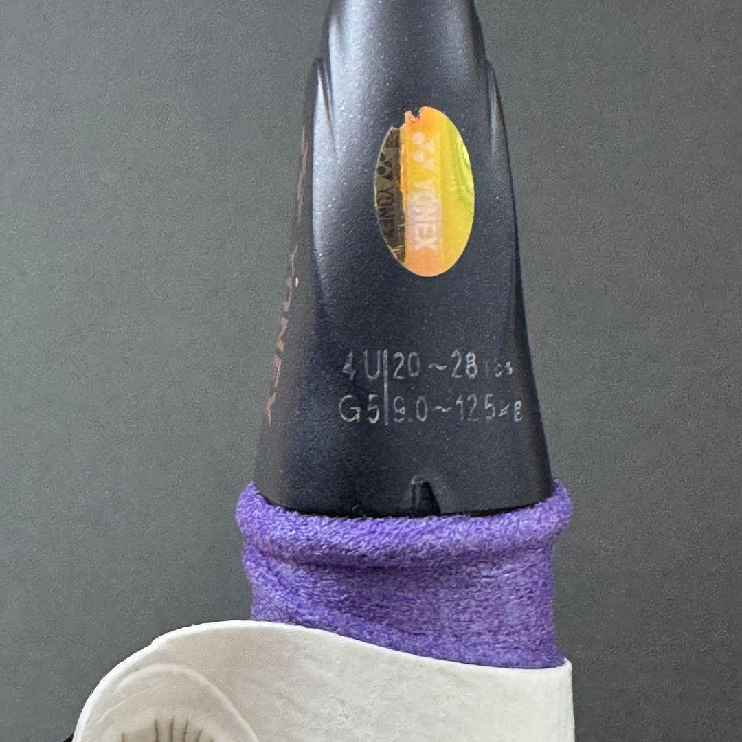 【新品同様】ヨネックス アストロクス100ZZ 4UG5 廃盤