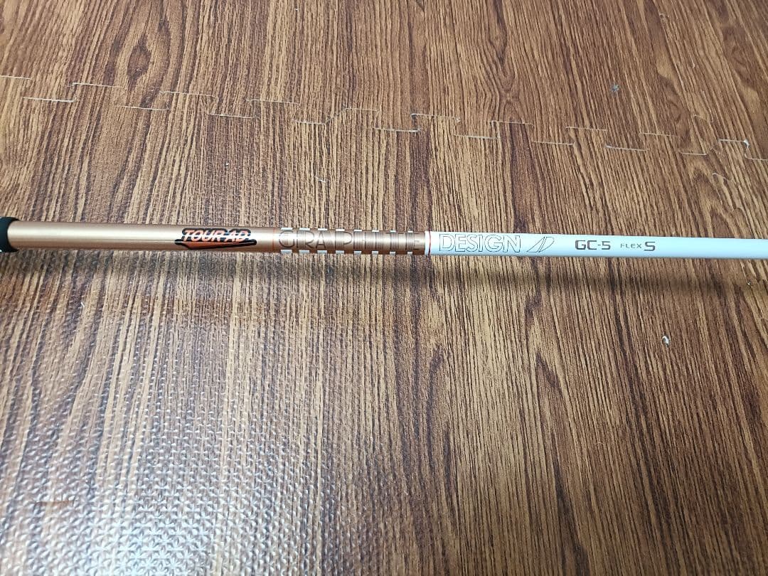 ほぼ未使用 コブラ DS ADAPT MAXK ドライバー tour ad gc