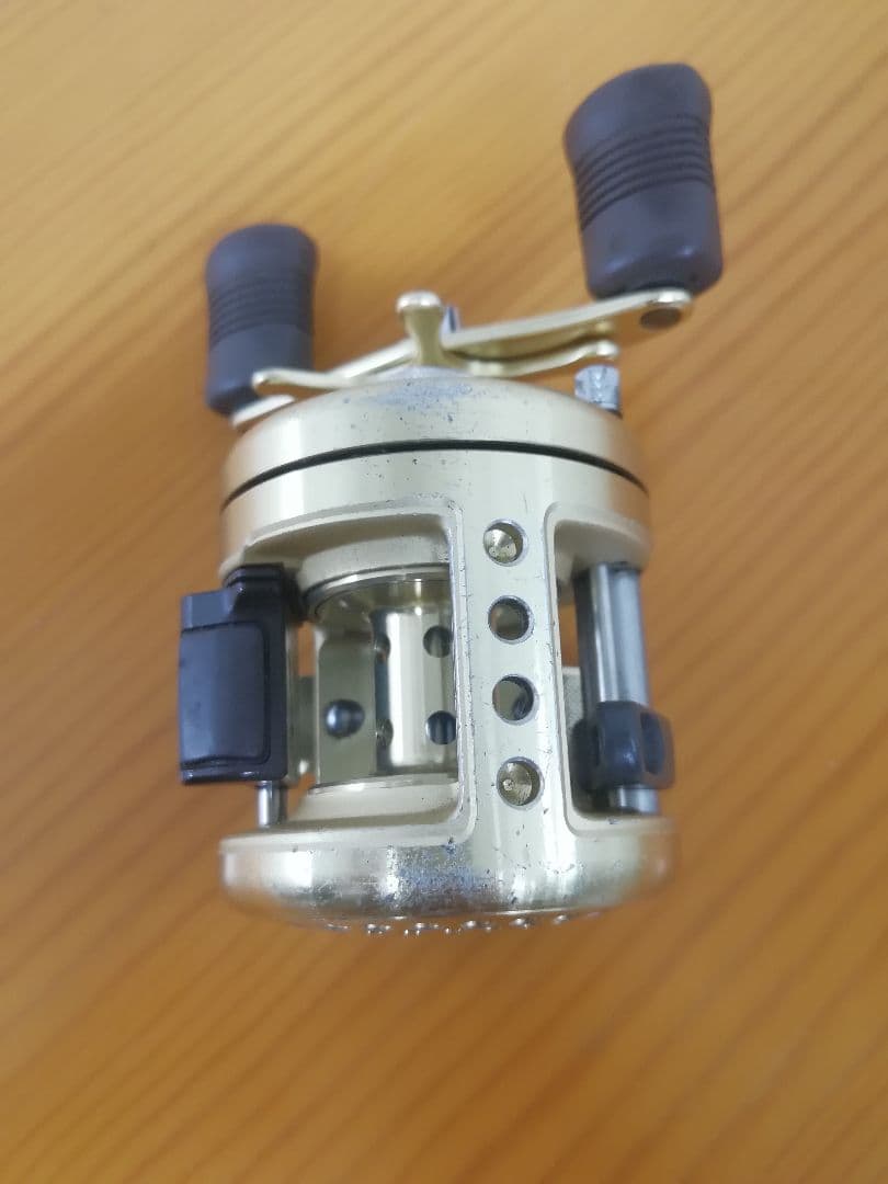 ① Shimano CALCUTTA 101xt