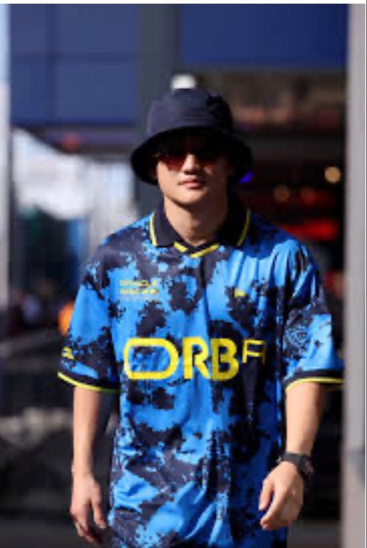 ニューエラ レッドブル　Red Bull Racing Soccer シャツ青