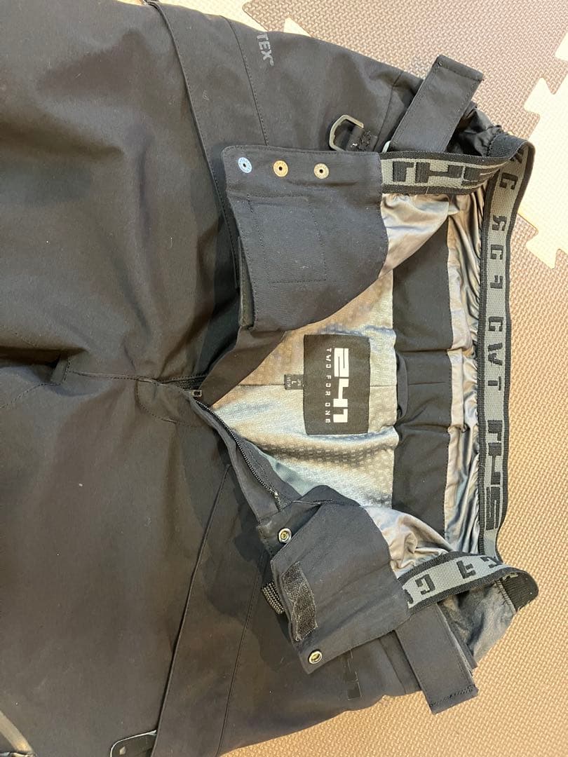 241 GORE-TEX ブラック スノーボードパンツ TWO FOR ONE