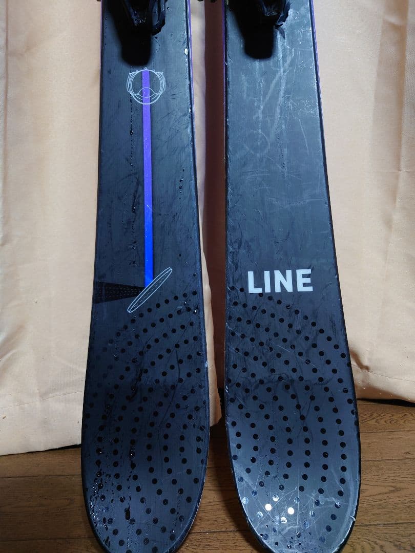 LINE　OUTLINE　178センチ