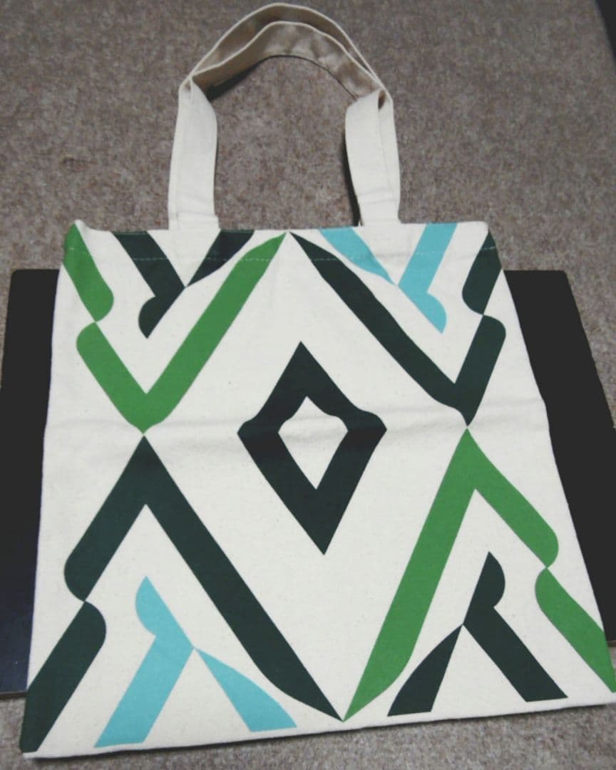 大阪関西万博2025 サウジアラビア、タイ グッズ /ピンバッジ トート【希少】