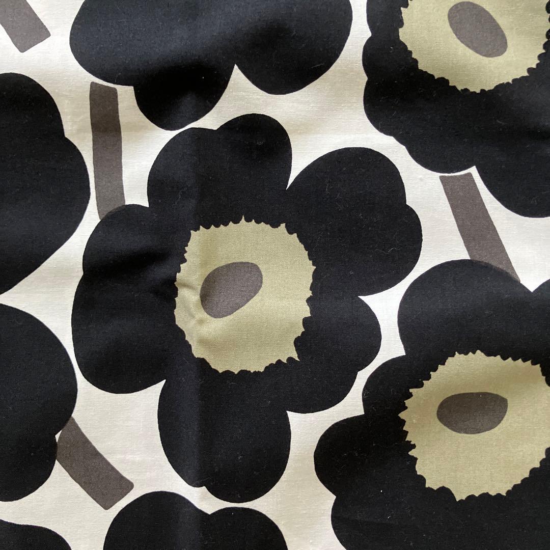 PIENI UNIKKO/50×50/クッションカバー ブラックXオリーブ