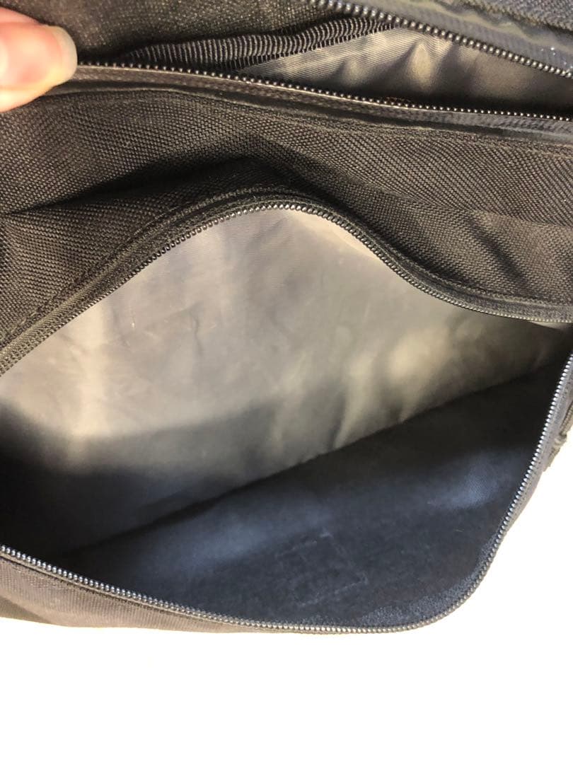 CHROME カデット スリング バッグ 9L
