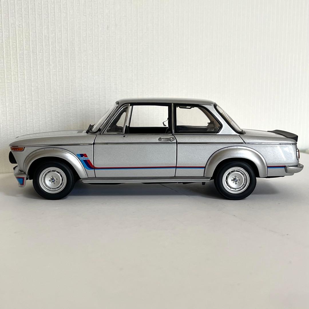 AUTO art 1/18  2002TURBO シルバー (一部破損有り