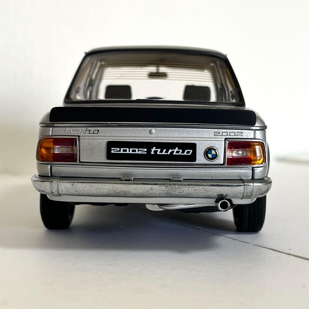 AUTO art 1/18  2002TURBO シルバー (一部破損有り