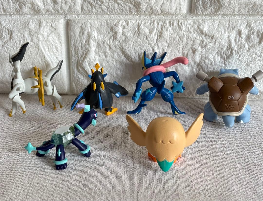 ポケモン　モンコレ　30体　まとめ売り　ピカチュウ　メルタン　メガサーナイト