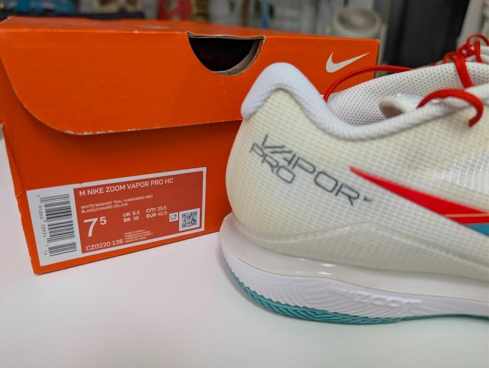 新品　未使用 NIKE ナイキコート エア ズーム ヴェイパー プロ HC