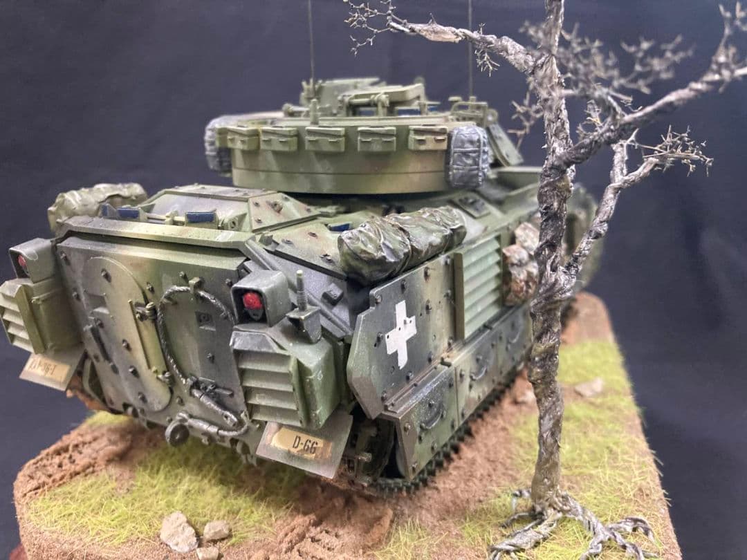 M2A2 ブラッドリー　　ミリタリー　ジオラマ