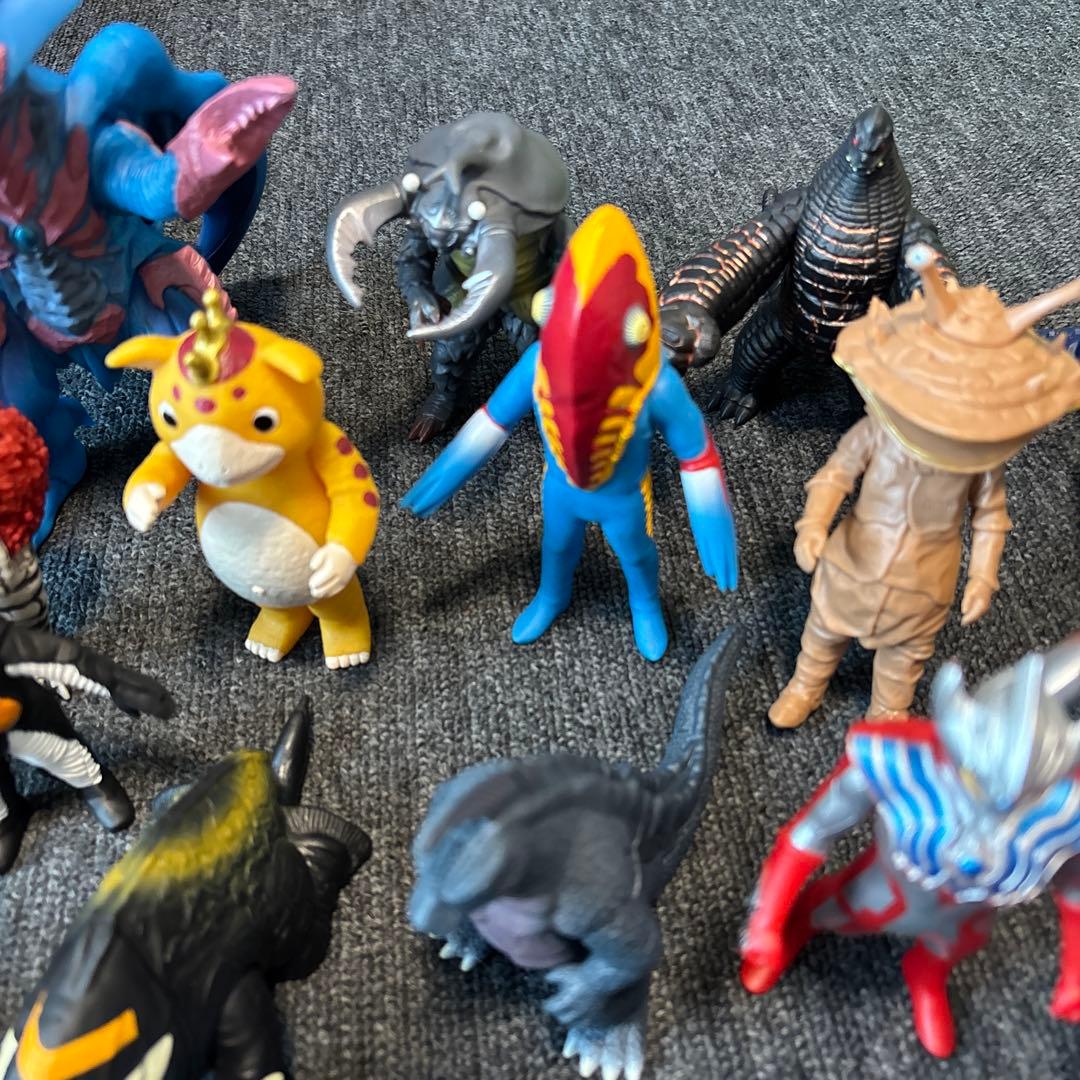 ウルトラマン　怪獣　ソフビセット 22体　収納BOX付き