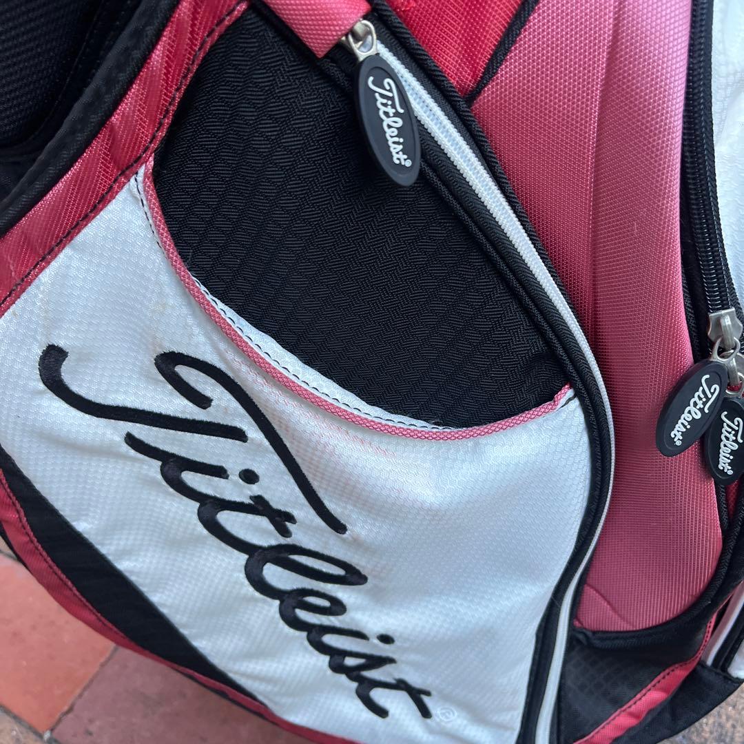 Titleist スタンドバッグ 黒/赤/白 軽量スタンドキャディバック