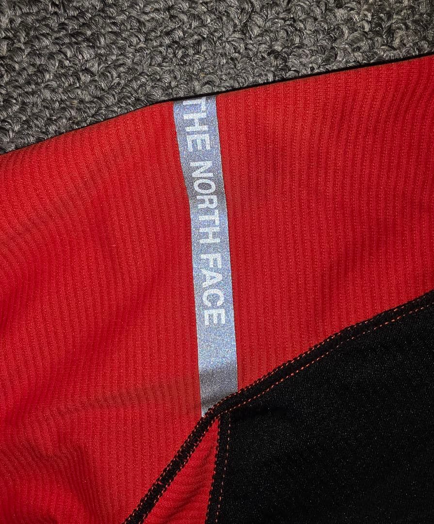 THE NORTH FACE レッドTシャツ＆ショートパンツセット(古着)