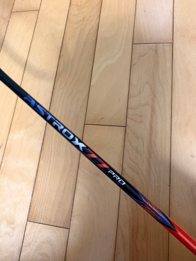 ASTROX 77 PRO バドミントンラケット4ug5ジャンク品