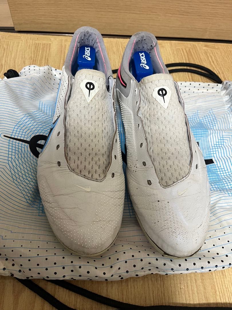 Nike Tiempo サッカーシューズ ホワイト/グレー/ピンク