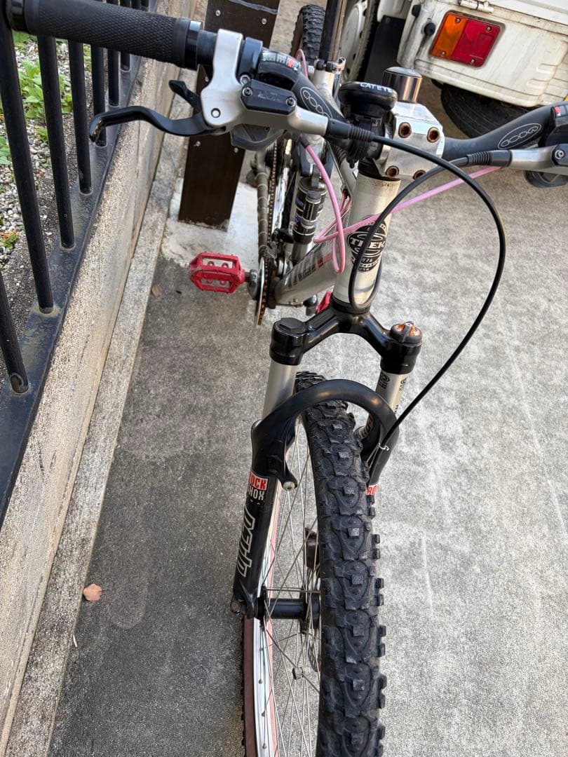 TREK Liquid フルサスマウンテンバイク 高性能パーツ多数搭載