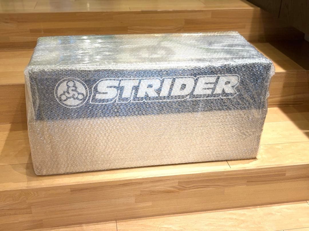 ♦︎2台セット販売♦︎ ストライダー12スポーツ グリーンとブラック ♦︎車輪立て付き